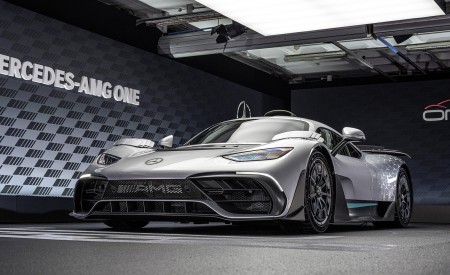 2023 Mercedes-Benz AMG ONE Front Three-Quarter Wallpapers  450x275 (12)