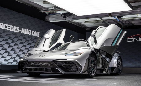 2023 Mercedes-Benz AMG ONE Front Three-Quarter Wallpapers 450x275 (31)
