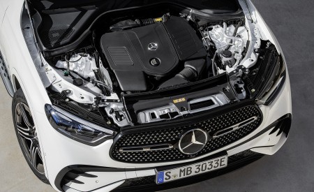 2023 Mercedes-Benz GLC Plug-in-Hybrid AMG Line MANUFAKTUR (Color: Diamond White Bright) Engine Wallpapers 450x275 (53)