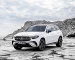 2023 Mercedes-Benz GLC Plug-in-Hybrid AMG Line MANUFAKTUR (Color: Diamond White Bright) Front Three-Quarter Wallpapers 150x120 (25)