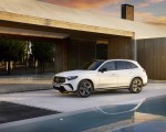 2023 Mercedes-Benz GLC Plug-in-Hybrid AMG Line MANUFAKTUR (Color: Diamond White Bright) Front Three-Quarter Wallpapers 150x120 (38)