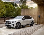 2023 Mercedes-Benz GLC Plug-in-Hybrid AMG Line MANUFAKTUR (Color: Diamond White Bright) Front Three-Quarter Wallpapers 150x120 (40)