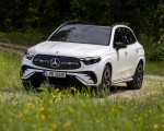 2023 Mercedes-Benz GLC Plug-in-Hybrid AMG Line MANUFAKTUR (Color: Diamond White Bright) Front Three-Quarter Wallpapers 150x120