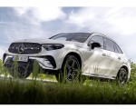 2023 Mercedes-Benz GLC Plug-in-Hybrid AMG Line MANUFAKTUR (Color: Diamond White Bright) Front Three-Quarter Wallpapers 150x120 (13)
