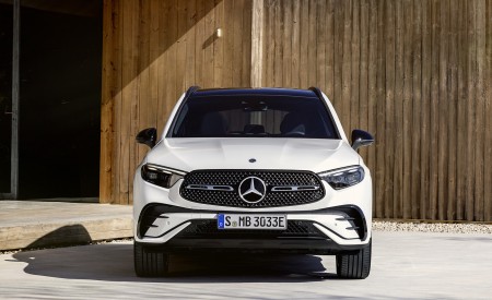 2023 Mercedes-Benz GLC Plug-in-Hybrid AMG Line MANUFAKTUR (Color: Diamond White Bright) Front Wallpapers 450x275 (43)