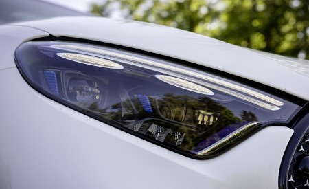 2023 Mercedes-Benz GLC Plug-in-Hybrid AMG Line MANUFAKTUR (Color: Diamond White Bright) Headlight Wallpapers 450x275 (49)