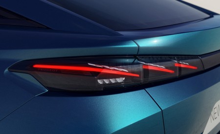 2023 Peugeot 408 PHEV (Color: Obsession Blue) Tail Light Wallpapers 450x275 (44)