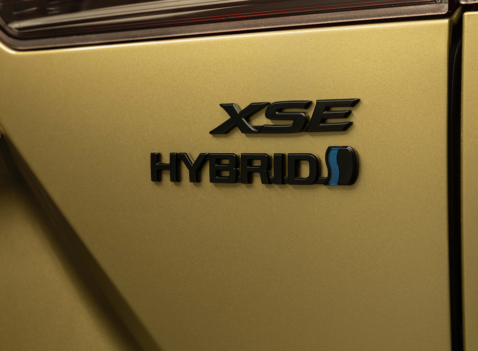 2023 Toyota Corolla Cross Hybrid XSE (Color: Acidic Blast) Badge Wallpapers #9 of 32