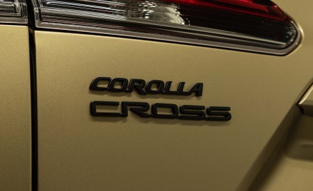 2023 Toyota Corolla Cross Hybrid XSE (Color: Acidic Blast) Badge Wallpapers 450x275 (10)