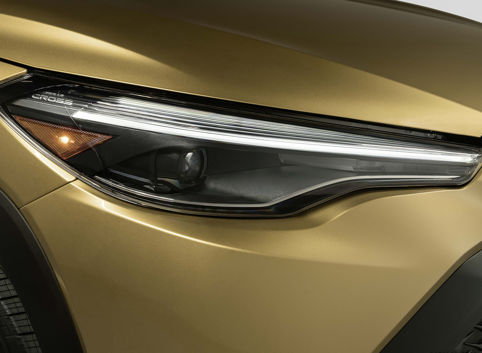 2023 Toyota Corolla Cross Hybrid XSE (Color: Acidic Blast) Headlight Wallpapers (6)