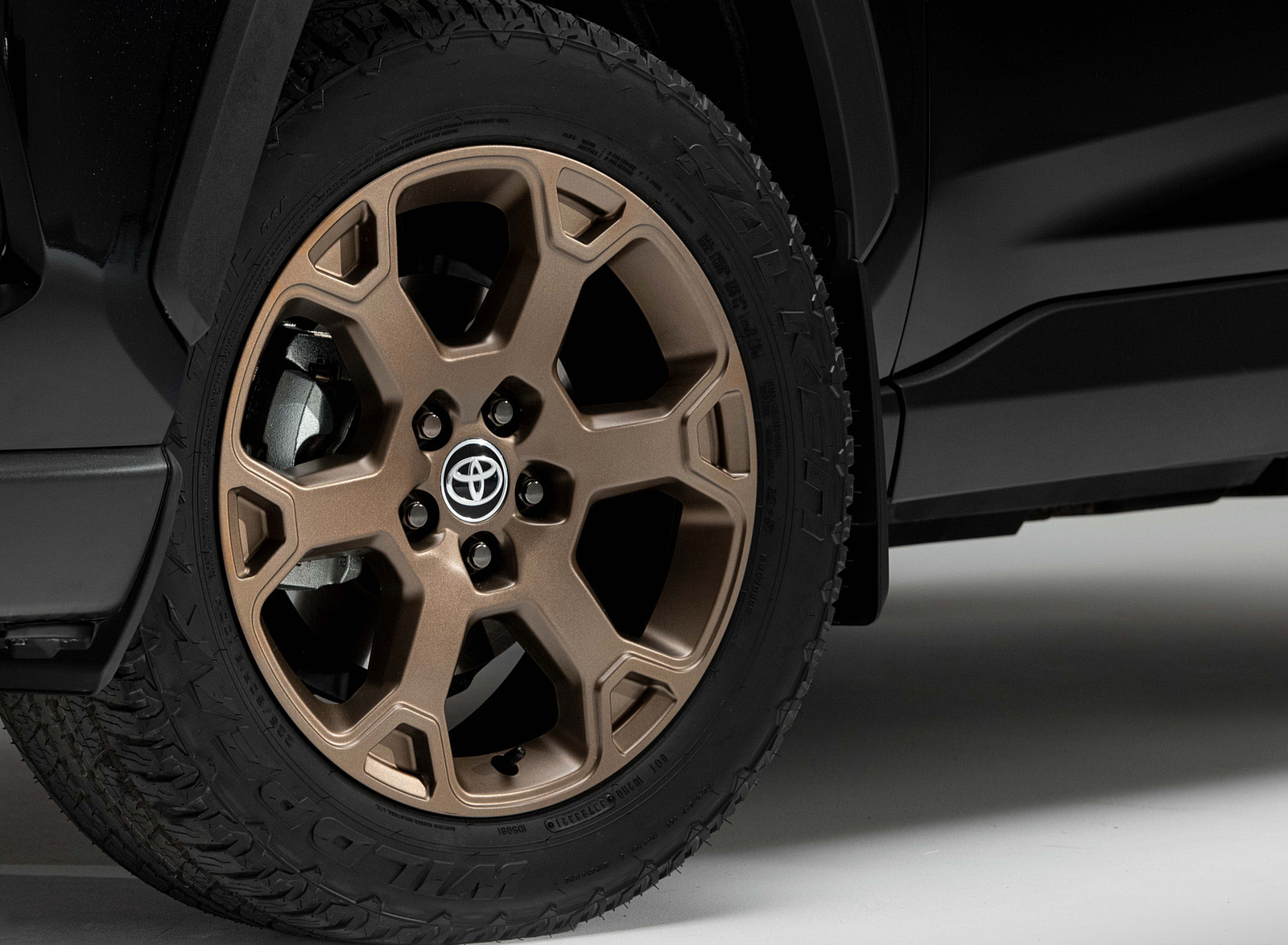 2023 Toyota RAV4 Hybrid Woodland Edition Wheel Wallpapers (4)