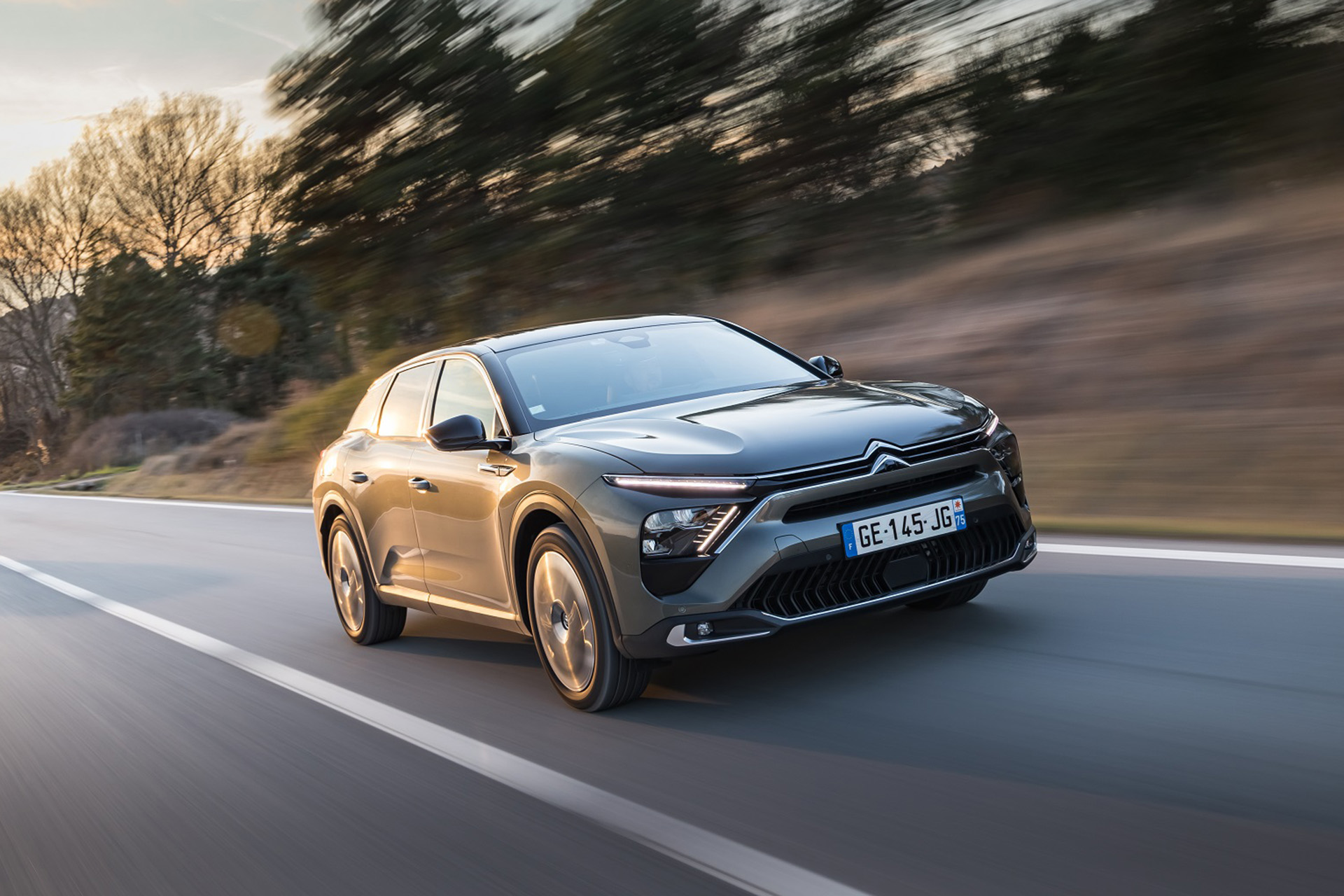 2022 Citroën C5 X Hybrid Front Three-Quarter Wallpapers (1). Download Wallpaper