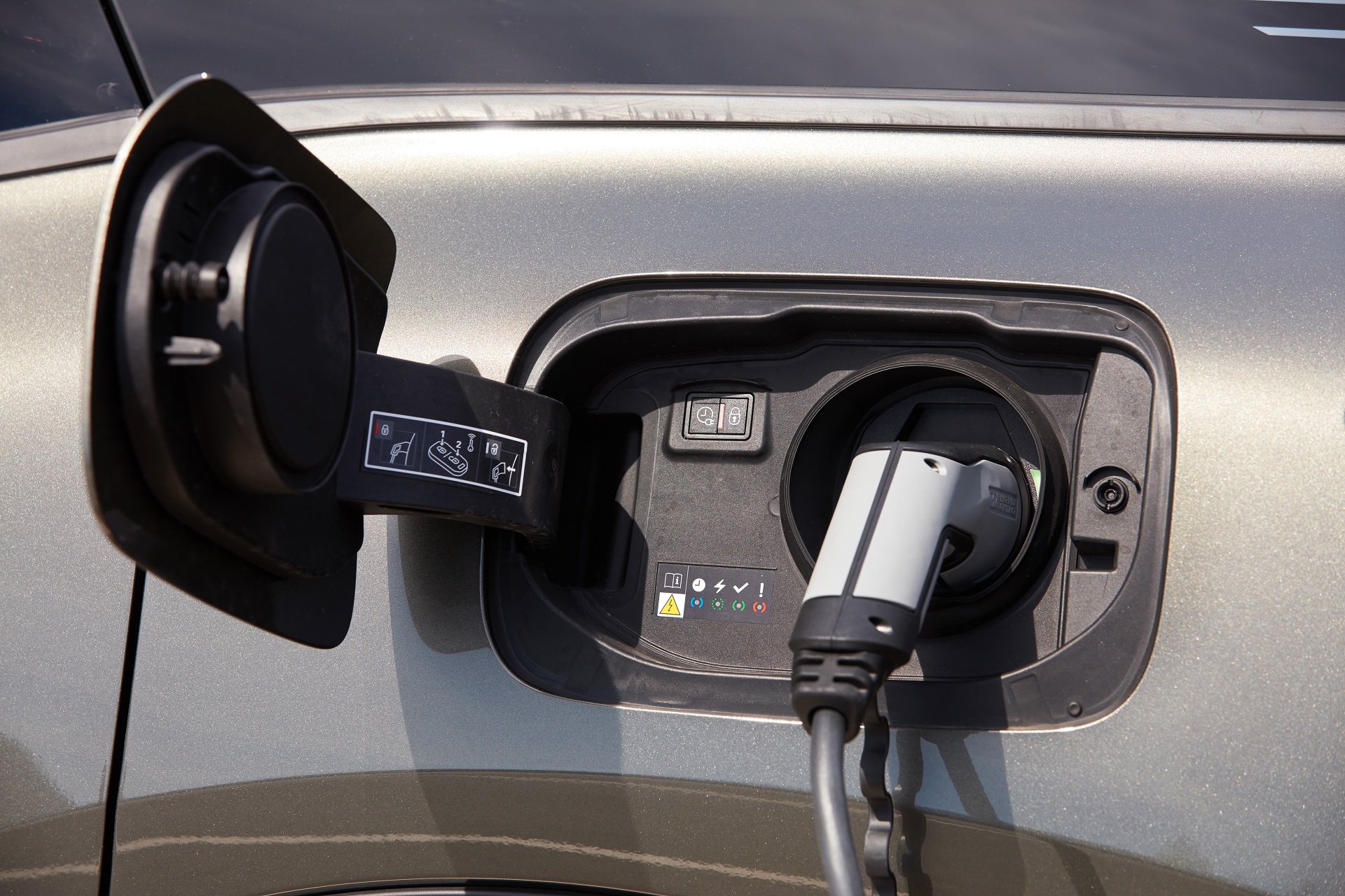 2022 Citroën C5 X Hybrid (UK-Spec) Charging Connector Wallpapers #39 of 71