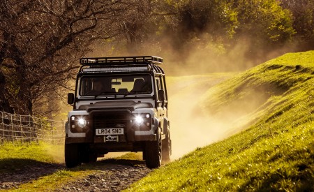 2022 Land Rover Classic Defender Works V8 Trophy II Front Wallpapers 450x275 (6)