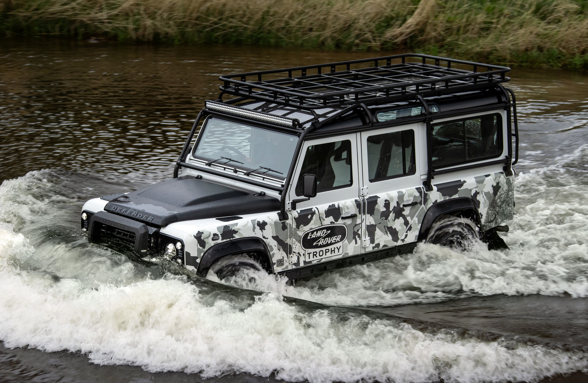 2022 Land Rover Classic Defender Works V8 Trophy II Off-Road Wallpapers (3)