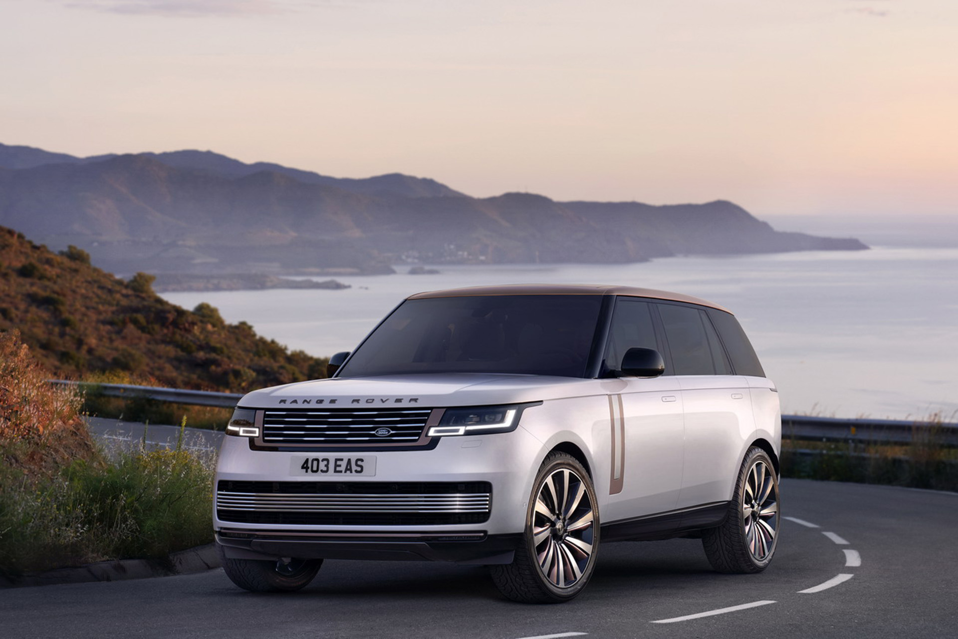 2022 Land Rover Range Rover SV Serenity Front Three-Quarter Wallpapers (4)