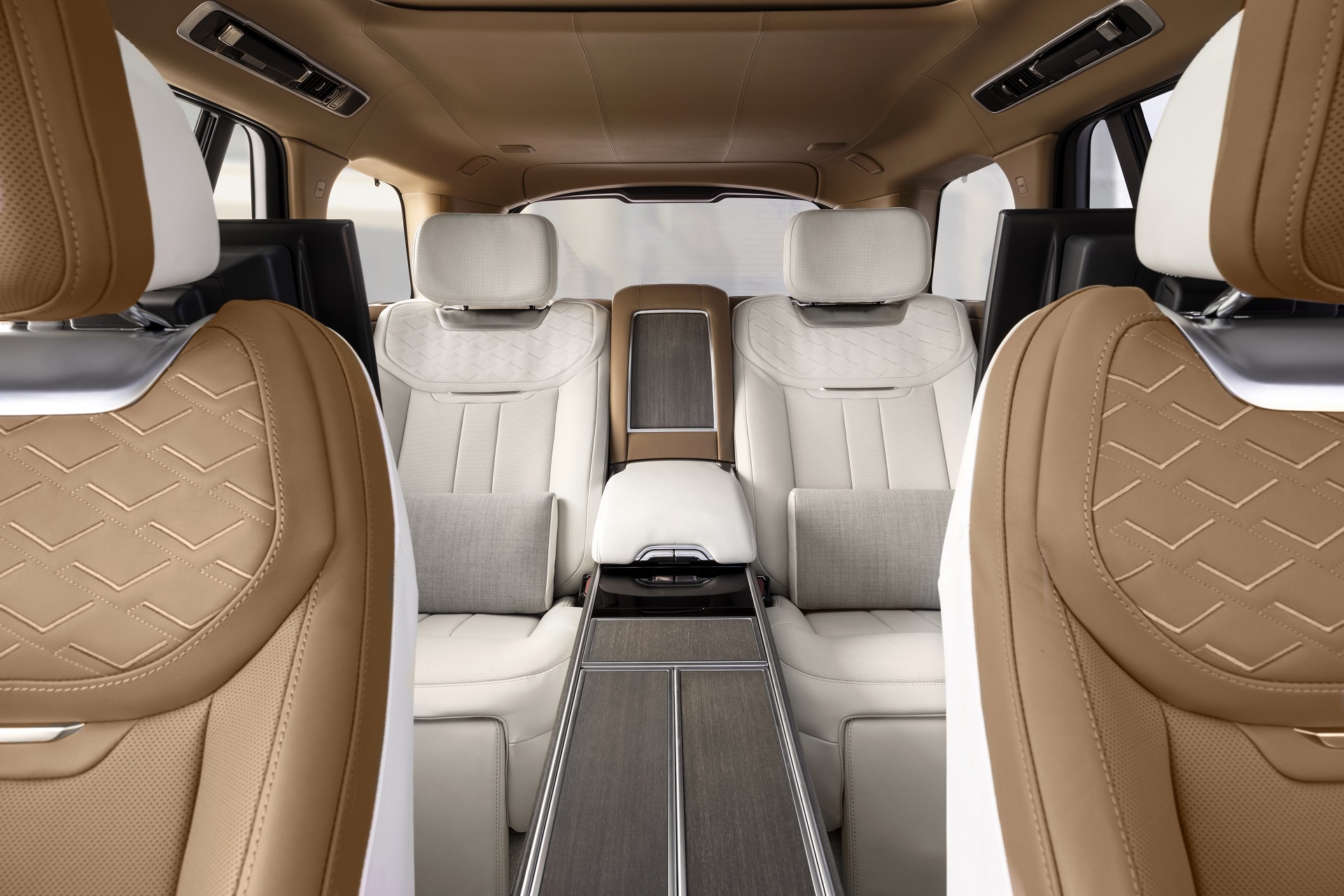 2022 Land Rover Range Rover SV Serenity Interior Rear Seats Wallpapers #44 of 58