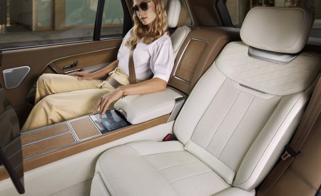 2022 Land Rover Range Rover SV Serenity Interior Rear Seats Wallpapers 450x275 (33)