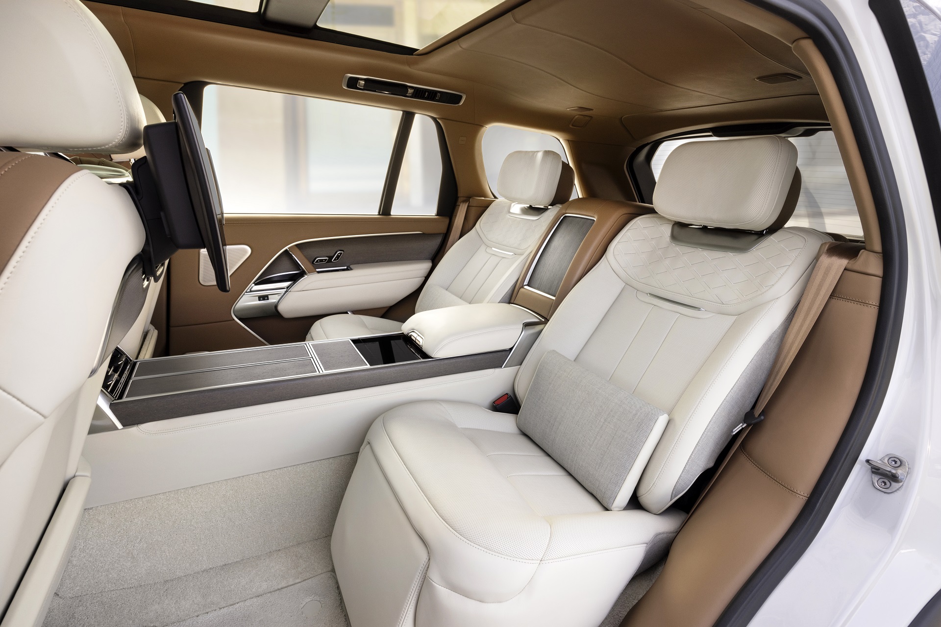 2022 Land Rover Range Rover SV Serenity Interior Rear Seats Wallpapers #48 of 58