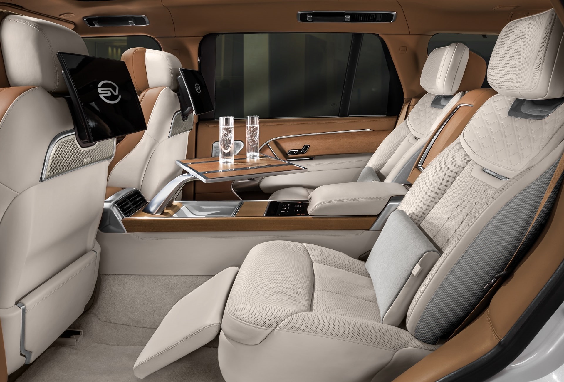 2022 Land Rover Range Rover SV Serenity Interior Rear Seats Wallpapers #47 of 58