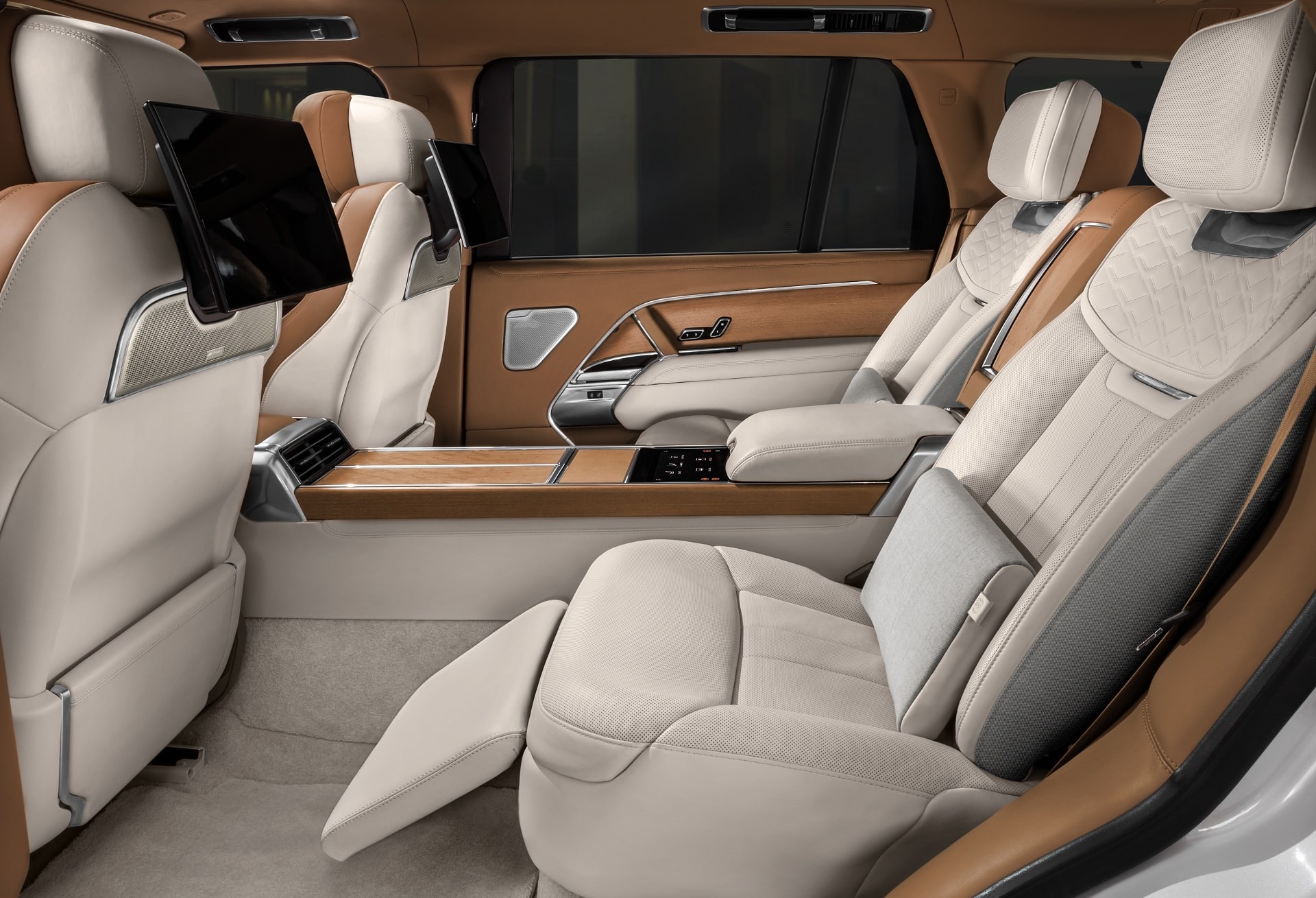 2022 Land Rover Range Rover SV Serenity Interior Rear Seats Wallpapers #45 of 58