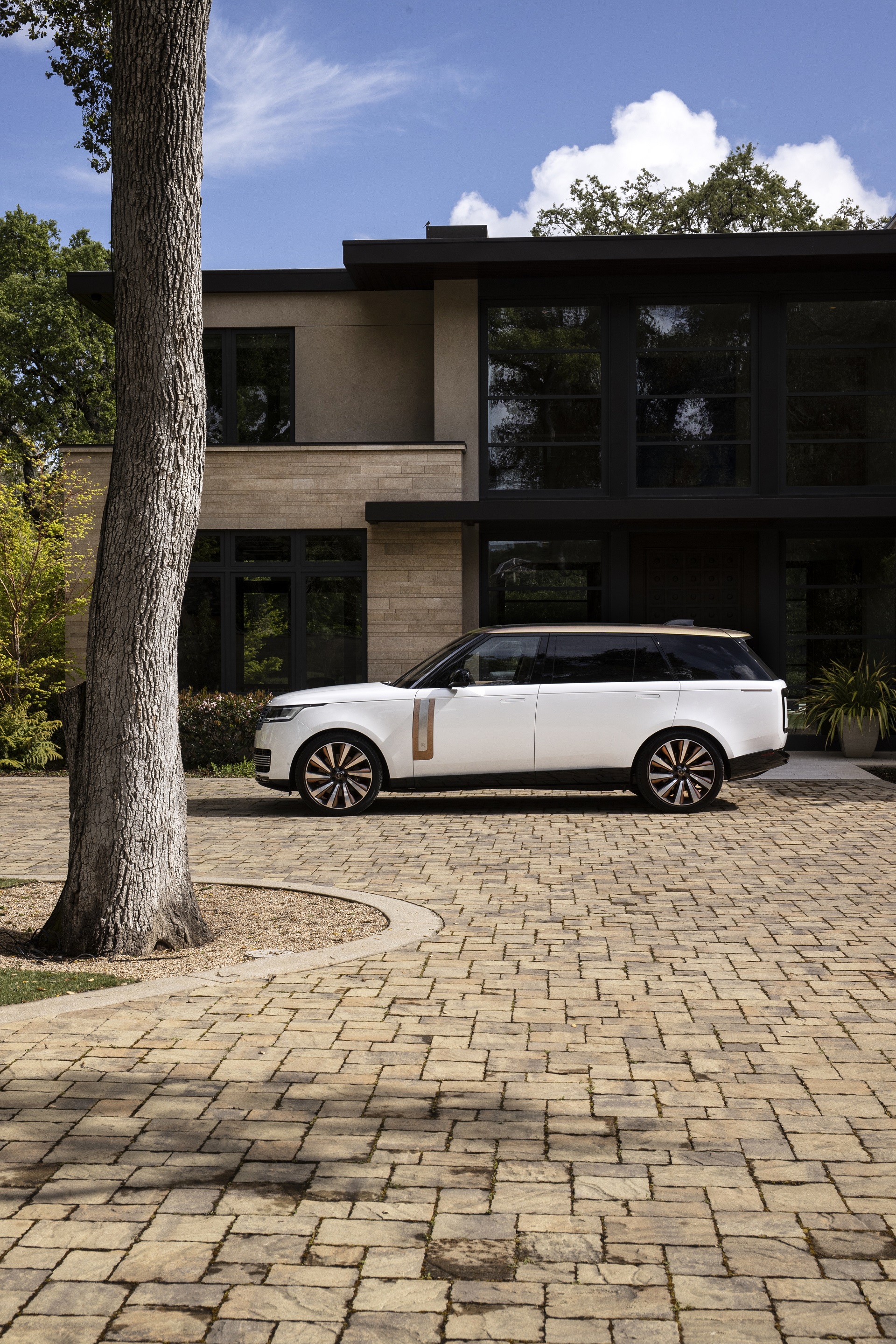 2022 Land Rover Range Rover SV Serenity Side Wallpapers #14 of 58