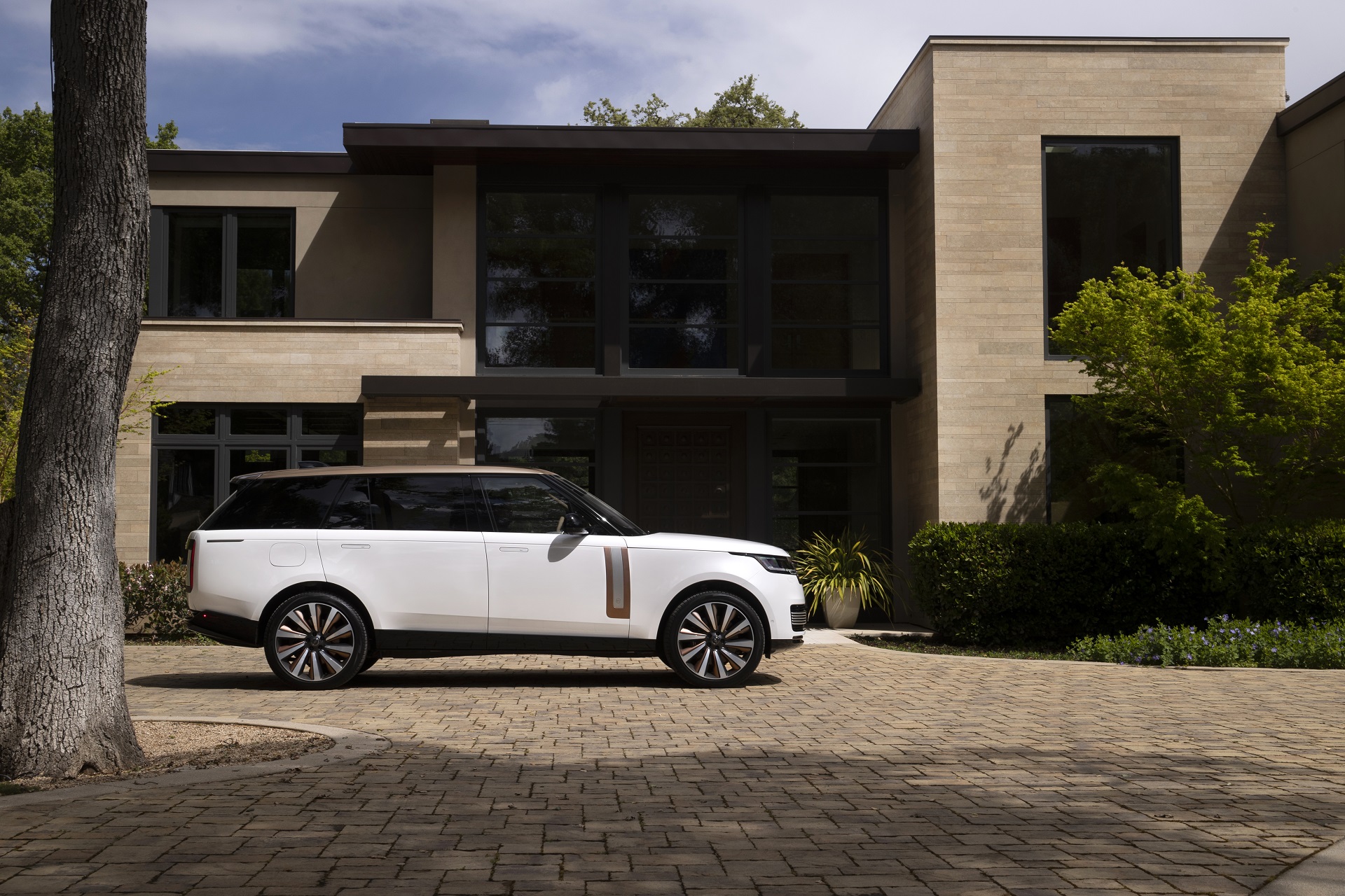 2022 Land Rover Range Rover SV Serenity Side Wallpapers #16 of 58