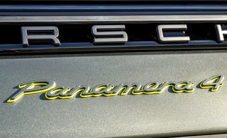 2022 Porsche Panamera 4 E-Hybrid Sport Turismo Platinum Edition (UK-Spec) Badge Wallpapers 450x275 (15)