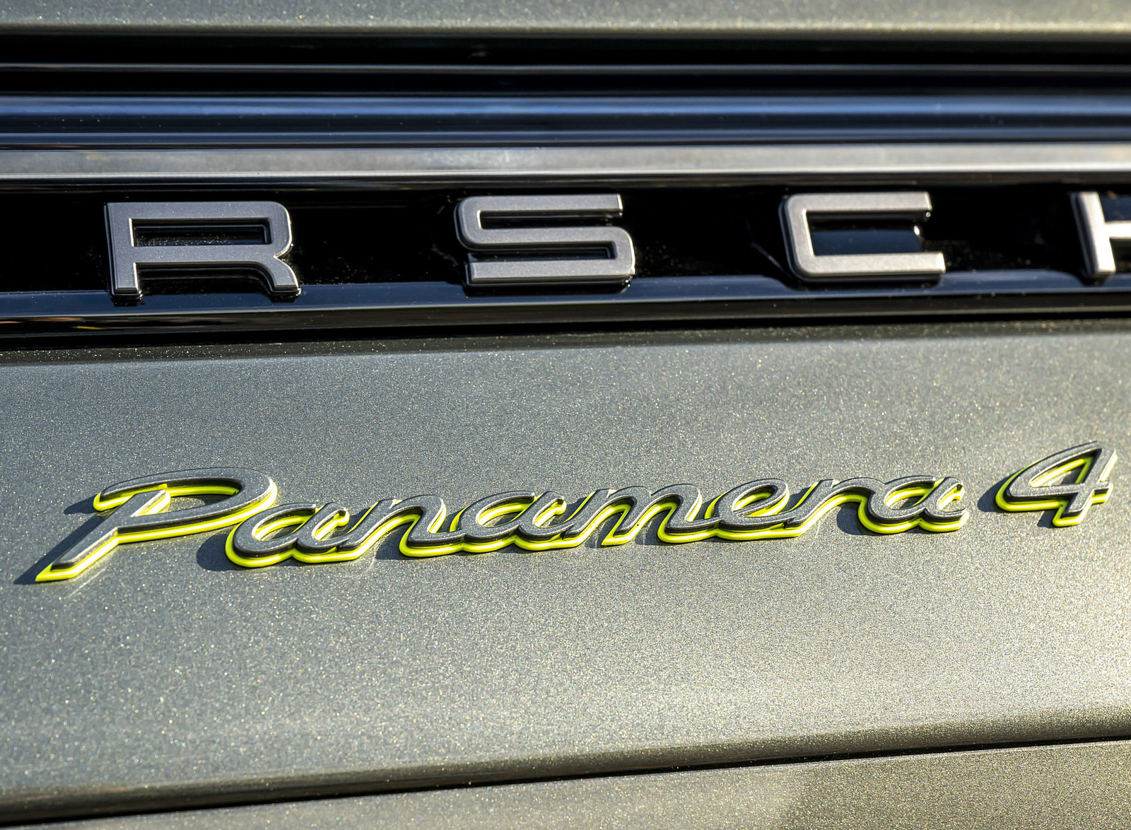 2022 Porsche Panamera 4 E-Hybrid Sport Turismo Platinum Edition (UK-Spec) Badge Wallpapers #15 of 25
