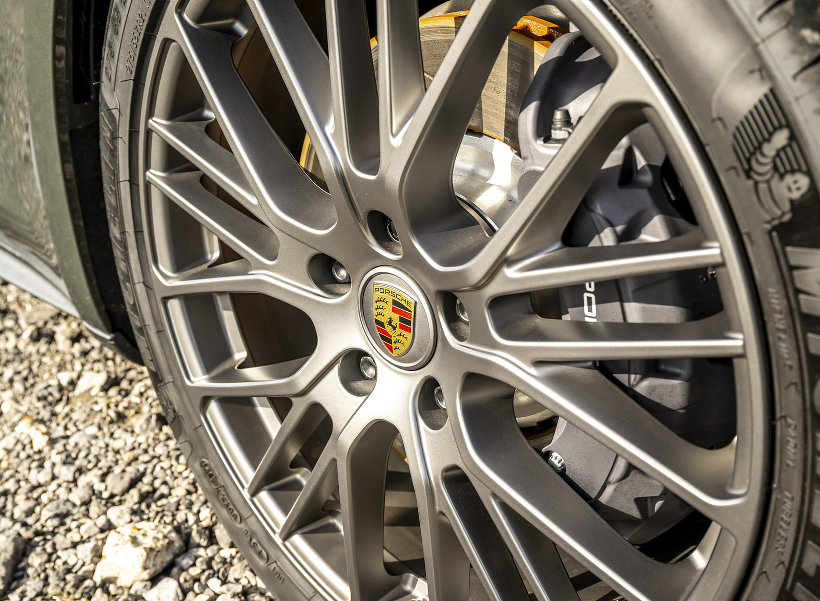 2022 Porsche Panamera 4 E-Hybrid Sport Turismo Platinum Edition (UK-Spec) Wheel Wallpapers #14 of 25