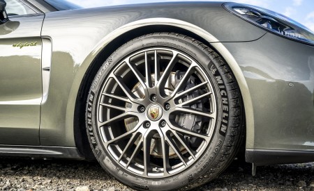 2022 Porsche Panamera 4 E-Hybrid Sport Turismo Platinum Edition (UK-Spec) Wheel Wallpapers 450x275 (13)