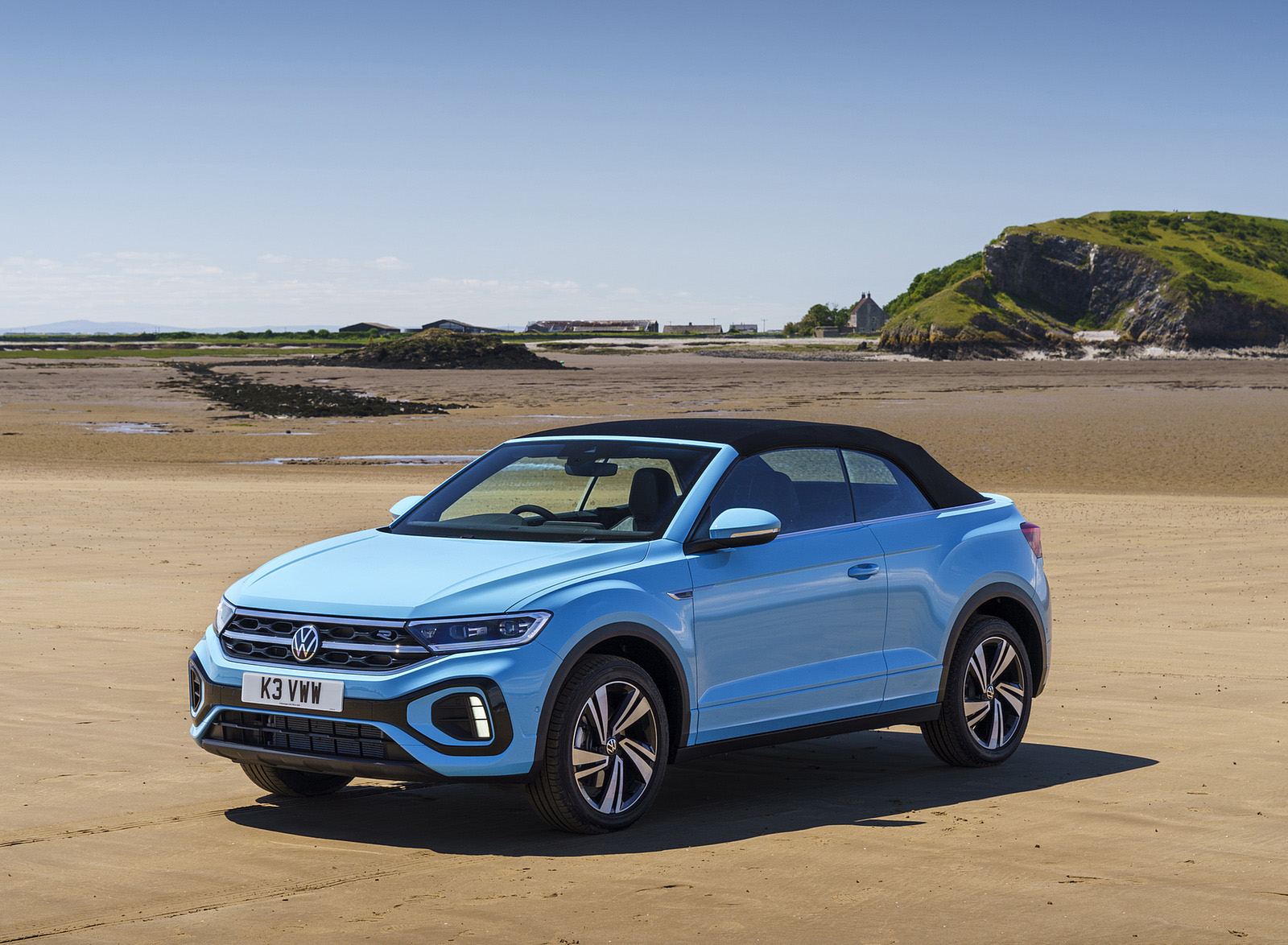 2022 Volkswagen T-Roc Cabriolet (UK-Spec) Front Three-Quarter Wallpapers #15 of 42