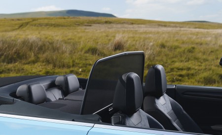 2022 Volkswagen T-Roc Cabriolet (UK-Spec) Interior Detail Wallpapers 450x275 (37)