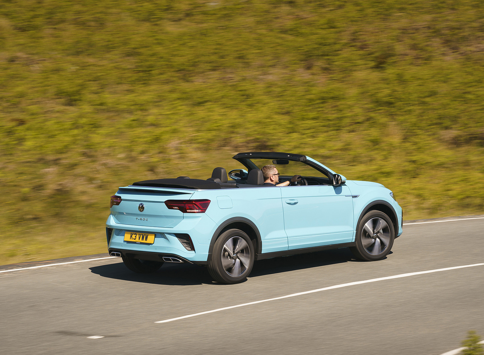 2022 Volkswagen T-Roc Cabriolet (UK-Spec) Rear Three-Quarter Wallpapers  #4 of 42