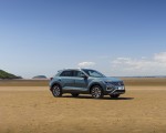 2022 Volkswagen T-Roc (UK-Spec) Front Three-Quarter Wallpapers 150x120 (18)