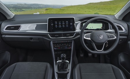 2022 Volkswagen T-Roc (UK-Spec) Interior Cockpit Wallpapers 450x275 (34)
