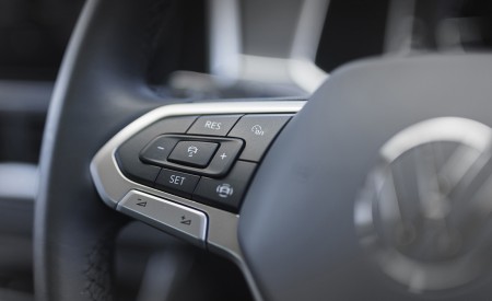 2022 Volkswagen T-Roc (UK-Spec) Interior Steering Wheel Wallpapers 450x275 (32)