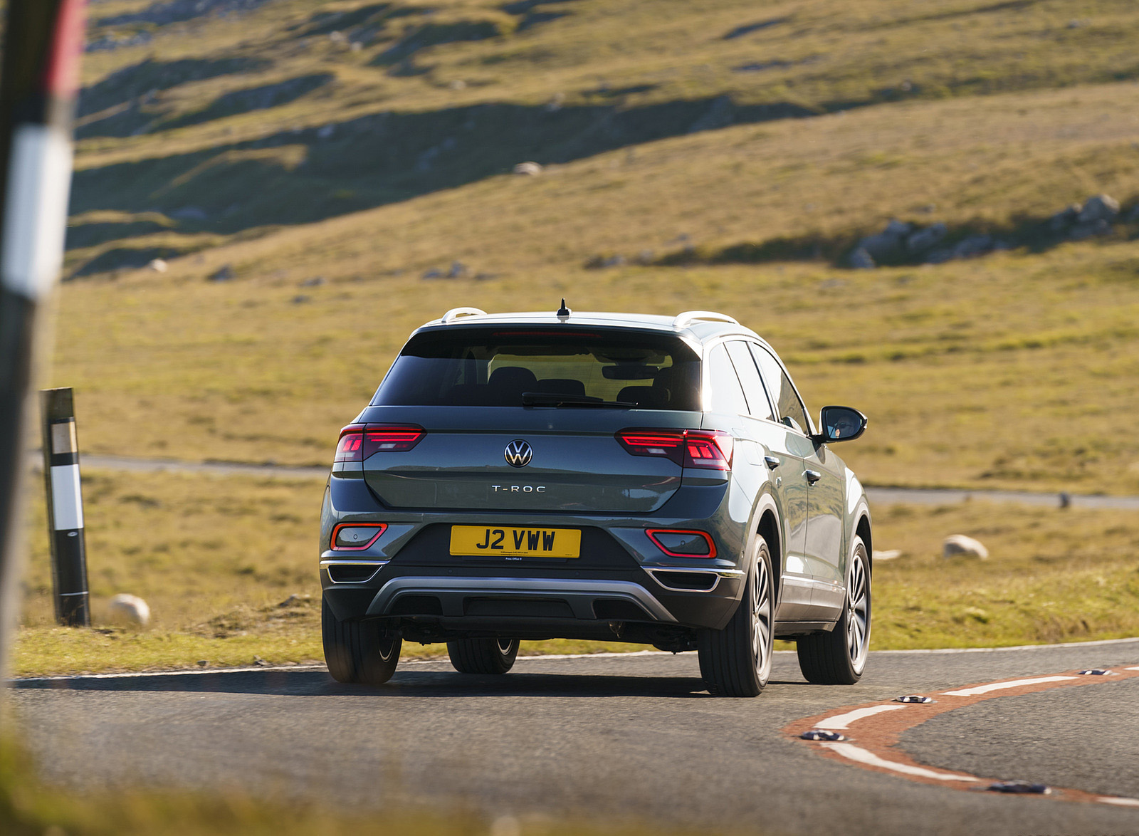 2022 Volkswagen T-Roc (UK-Spec) Rear Wallpapers (2)