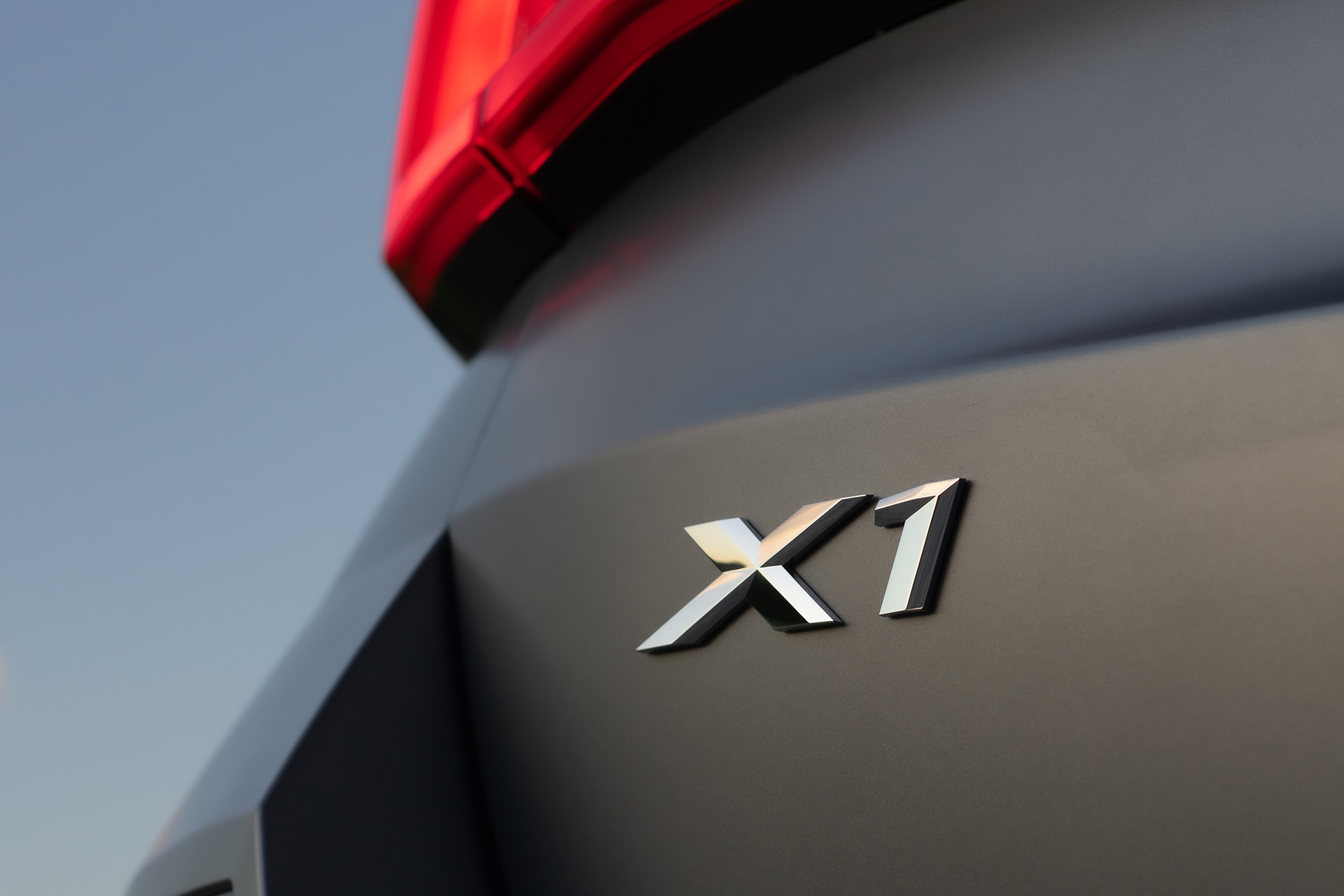 2023 BMW X1 xDrive23i M Sport (UK-Spec) Badge Wallpapers #20 of 46