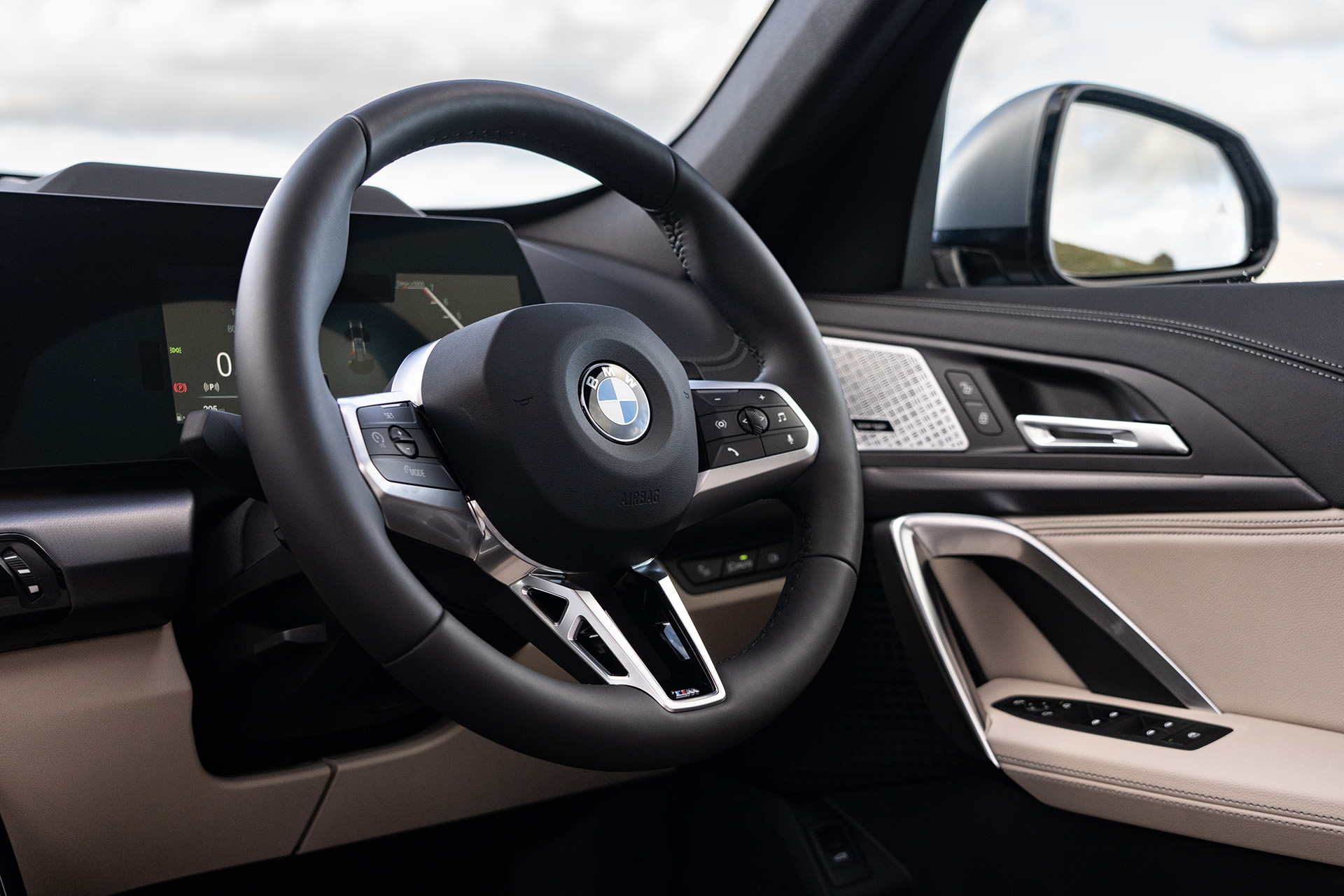 2023 BMW X1 xDrive23i M Sport (UK-Spec) Interior Steering Wheel Wallpapers #31 of 46