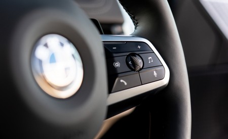 2023 BMW X1 xDrive23i M Sport (UK-Spec) Interior Steering Wheel Wallpapers 450x275 (36)