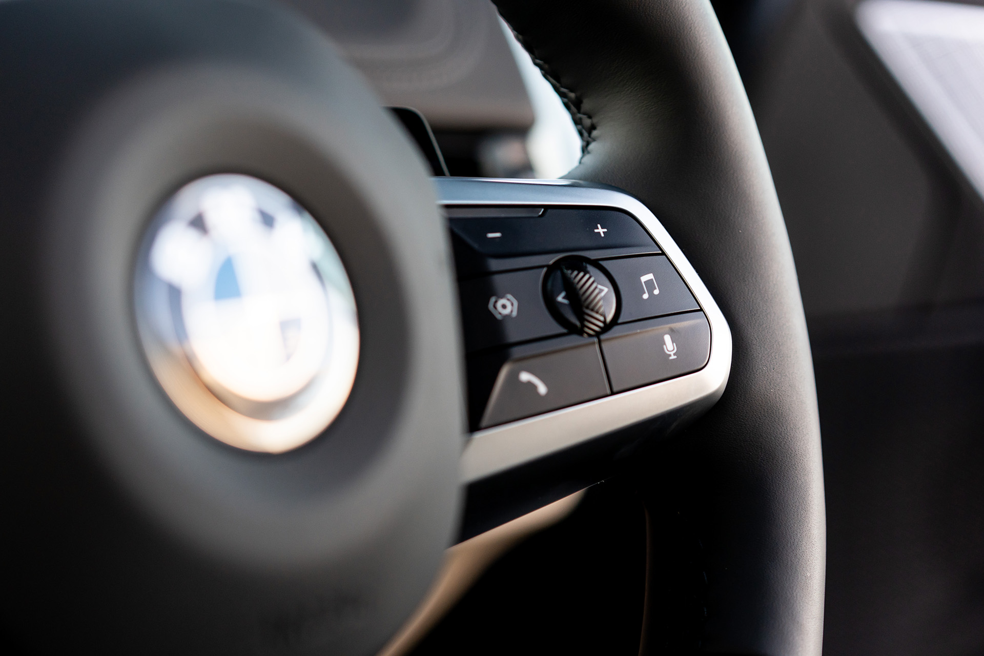 2023 BMW X1 xDrive23i M Sport (UK-Spec) Interior Steering Wheel Wallpapers #36 of 46