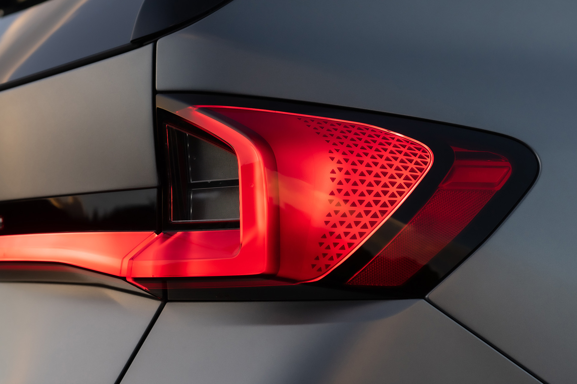 2023 BMW X1 xDrive23i M Sport (UK-Spec) Tail Light Wallpapers #21 of 46