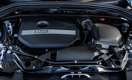 2023 BMW X1 xDrive23i xLine (UK-Spec) Engine Wallpapers 450x275 (21)
