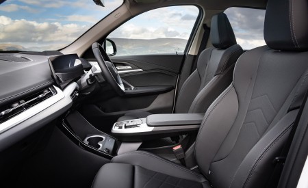 2023 BMW X1 xDrive23i xLine (UK-Spec) Interior Front Seats Wallpapers 450x275 (38)