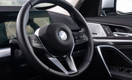 2023 BMW X1 xDrive23i xLine (UK-Spec) Interior Steering Wheel Wallpapers 450x275 (25)