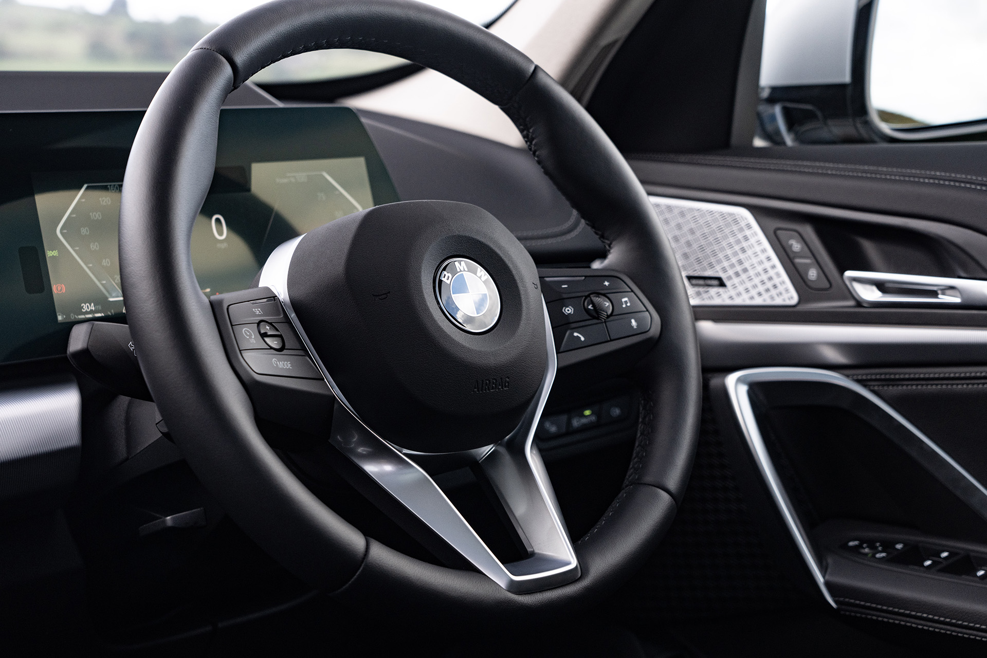 2023 BMW X1 xDrive23i xLine (UK-Spec) Interior Steering Wheel Wallpapers #25 of 42