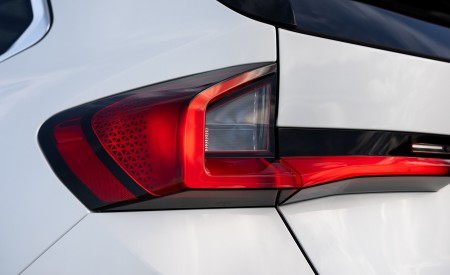 2023 BMW X1 xDrive23i xLine (UK-Spec) Tail Light Wallpapers 450x275 (19)