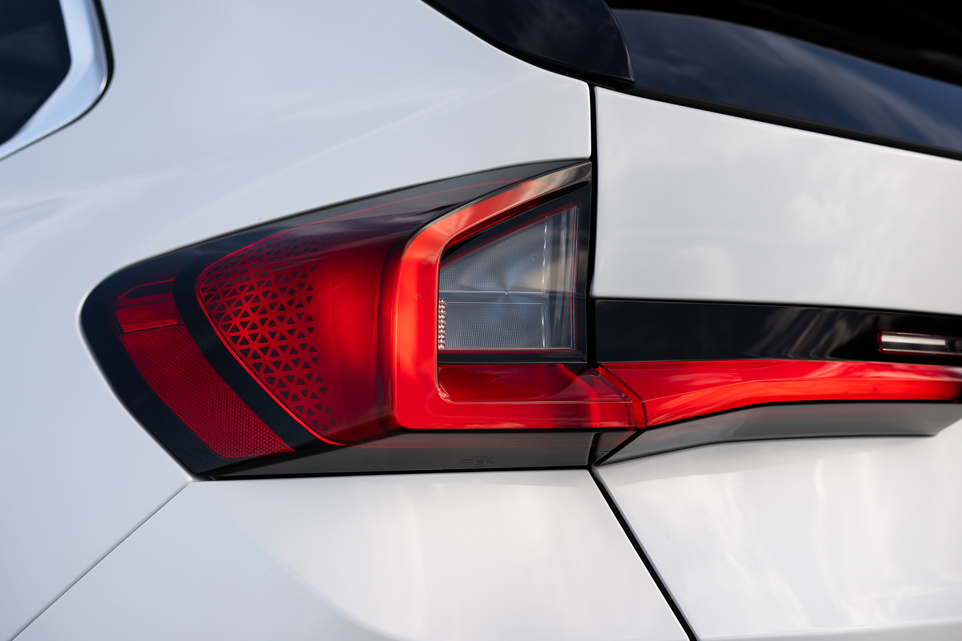 2023 BMW X1 xDrive23i xLine (UK-Spec) Tail Light Wallpapers #19 of 42