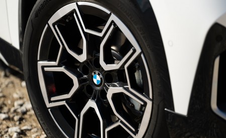 2023 BMW X1 xDrive23i xLine (UK-Spec) Wheel Wallpapers 450x275 (18)